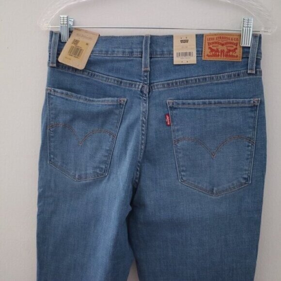 NEW Levi's Jeans Size 29 724 High Rise Straight Leg Denim Distressed - Picture 7 of 7